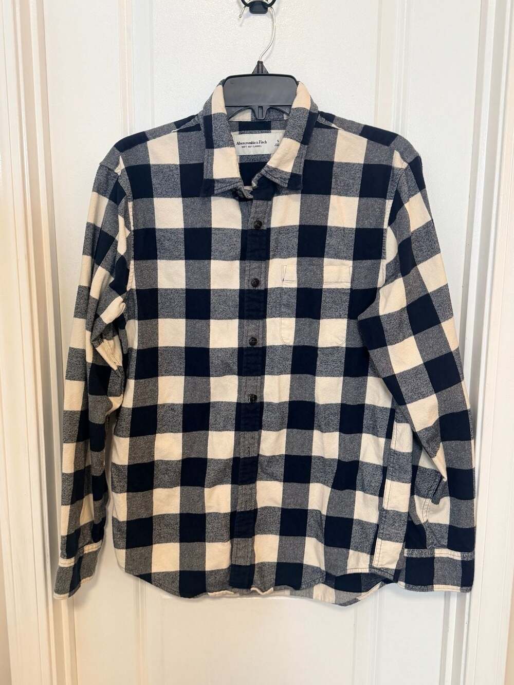 Abercrombie & Fitch Soft A&F Flannel Blue and Off-White Buffalo Check Button-Up